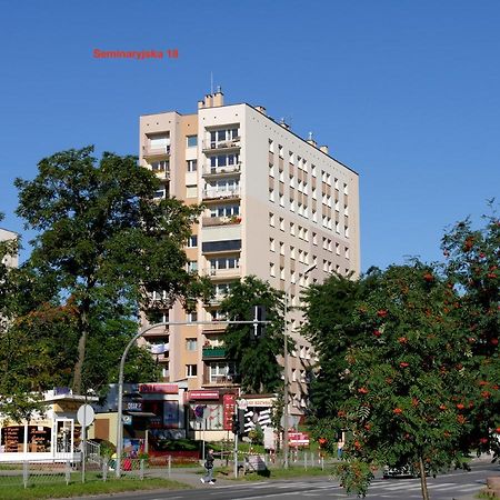 Lokum Seminaryjska Apartament Z Darmowym Parkingiem キェルツェ エクステリア 写真
