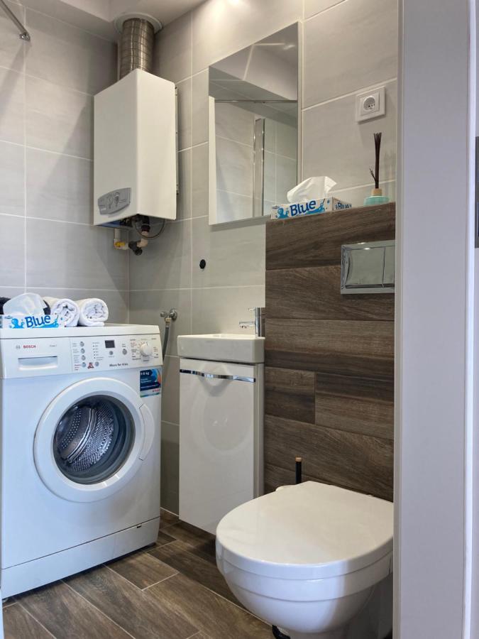 Lokum Seminaryjska Apartament Z Darmowym Parkingiem キェルツェ エクステリア 写真
