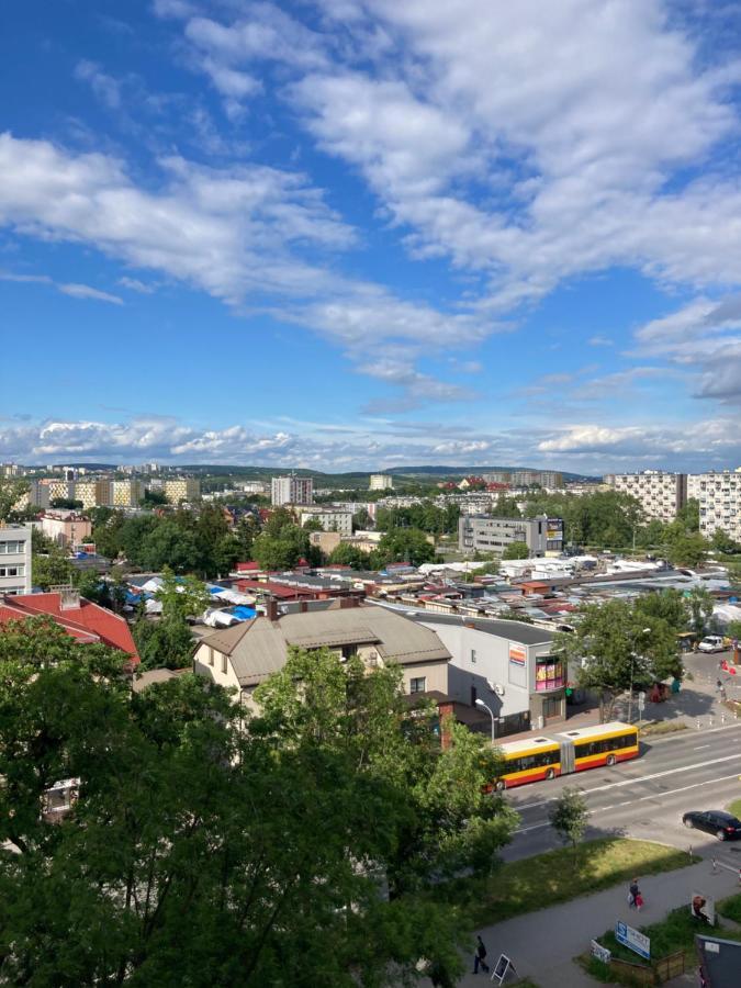 Lokum Seminaryjska Apartament Z Darmowym Parkingiem キェルツェ エクステリア 写真
